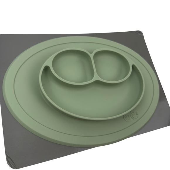 EZPZ The Mini Mat Baby Placemat Food Bowl/Plate Silicone Suction BPA free Sage - Picture 14 of 15